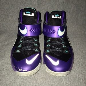 Nike LeBron Zoom Soldier 8